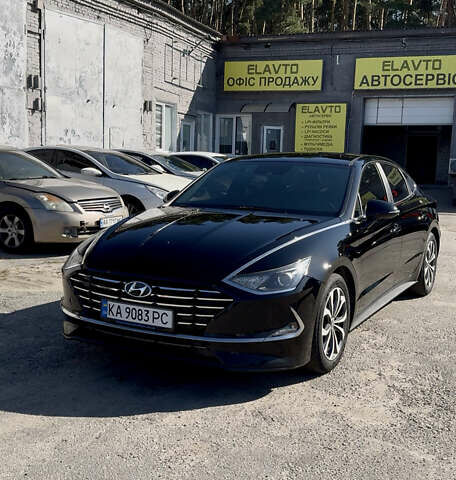 Черный Хендай Соната, объемом двигателя 2 л и пробегом 175 тыс. км за 18990 $, фото 1 на Automoto.ua