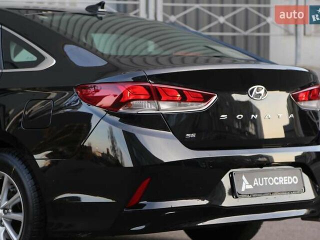 Чорний Хендай Соната, об'ємом двигуна 2.36 л та пробігом 77 тис. км за 13900 $, фото 7 на Automoto.ua