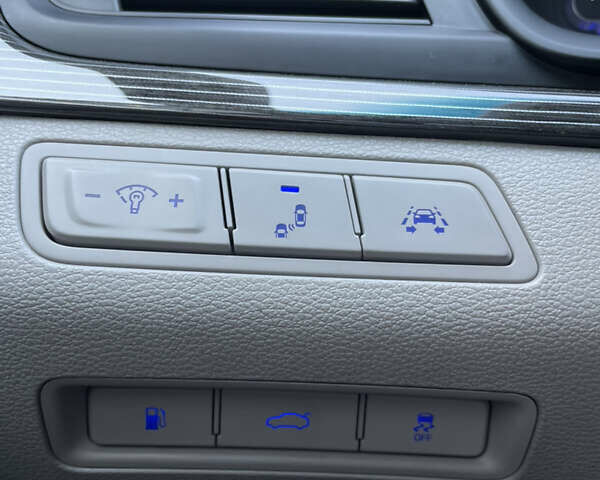 Чорний Хендай Соната, об'ємом двигуна 2 л та пробігом 98 тис. км за 19000 $, фото 19 на Automoto.ua