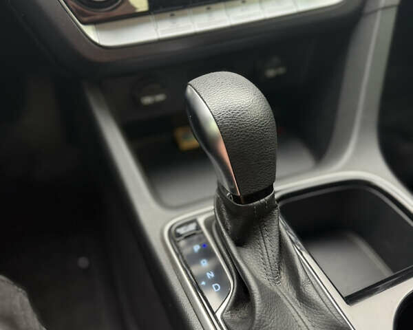 Черный Хендай Соната, объемом двигателя 2.4 л и пробегом 56 тыс. км за 14500 $, фото 5 на Automoto.ua