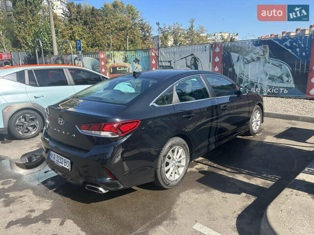 Чорний Хендай Соната, об'ємом двигуна 2.4 л та пробігом 77 тис. км за 13600 $, фото 6 на Automoto.ua