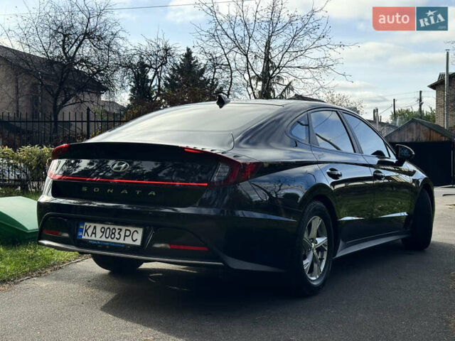 Черный Хендай Соната, объемом двигателя 2 л и пробегом 175 тыс. км за 18990 $, фото 3 на Automoto.ua