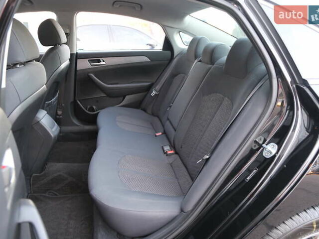 Чорний Хендай Соната, об'ємом двигуна 2.36 л та пробігом 77 тис. км за 13900 $, фото 9 на Automoto.ua