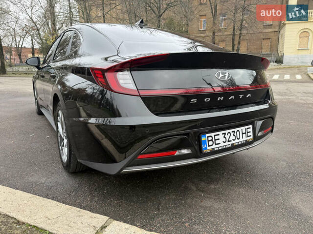 Черный Хендай Соната, объемом двигателя 2 л и пробегом 164 тыс. км за 20000 $, фото 7 на Automoto.ua