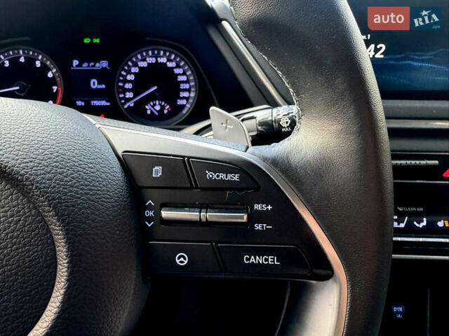 Черный Хендай Соната, объемом двигателя 2 л и пробегом 175 тыс. км за 18990 $, фото 11 на Automoto.ua