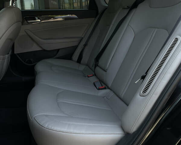 Чорний Хендай Соната, об'ємом двигуна 2 л та пробігом 98 тис. км за 19000 $, фото 27 на Automoto.ua