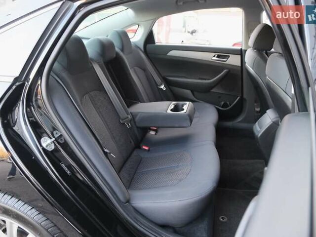 Чорний Хендай Соната, об'ємом двигуна 2.36 л та пробігом 77 тис. км за 13900 $, фото 10 на Automoto.ua