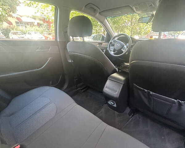 Чорний Хендай Соната, об'ємом двигуна 2.4 л та пробігом 77 тис. км за 13600 $, фото 10 на Automoto.ua