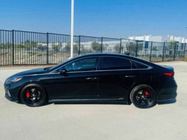 Чорний Хендай Соната, об'ємом двигуна 2 л та пробігом 98 тис. км за 8500 $, фото 3 на Automoto.ua