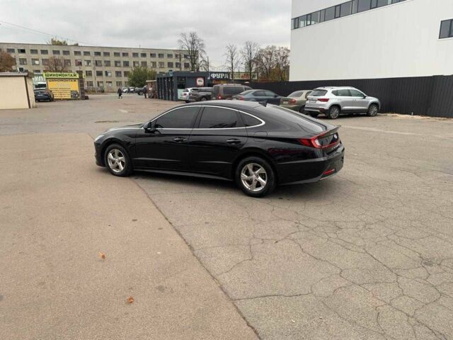 Черный Хендай Соната, объемом двигателя 2 л и пробегом 145 тыс. км за 15600 $, фото 2 на Automoto.ua