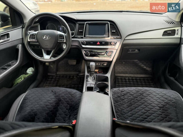 Черный Хендай Соната, объемом двигателя 2.4 л и пробегом 56 тыс. км за 14500 $, фото 1 на Automoto.ua