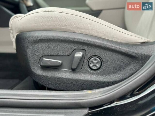 Чорний Хендай Соната, об'ємом двигуна 2 л та пробігом 45 тис. км за 19999 $, фото 16 на Automoto.ua