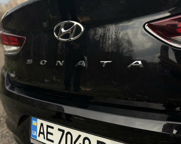 Черный Хендай Соната, объемом двигателя 2.4 л и пробегом 56 тыс. км за 14500 $, фото 2 на Automoto.ua