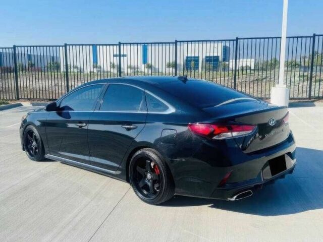 Чорний Хендай Соната, об'ємом двигуна 2 л та пробігом 98 тис. км за 8500 $, фото 4 на Automoto.ua