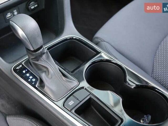 Чорний Хендай Соната, об'ємом двигуна 2.36 л та пробігом 77 тис. км за 13900 $, фото 21 на Automoto.ua