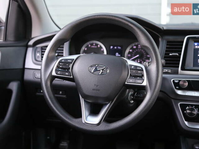 Чорний Хендай Соната, об'ємом двигуна 2.36 л та пробігом 77 тис. км за 13900 $, фото 15 на Automoto.ua