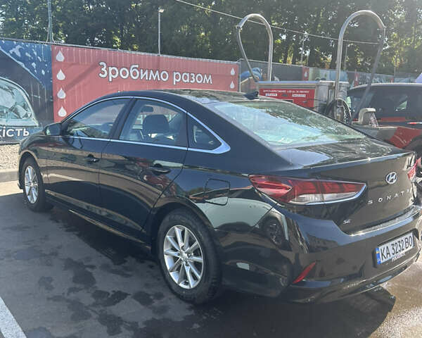 Чорний Хендай Соната, об'ємом двигуна 2.4 л та пробігом 77 тис. км за 13600 $, фото 5 на Automoto.ua