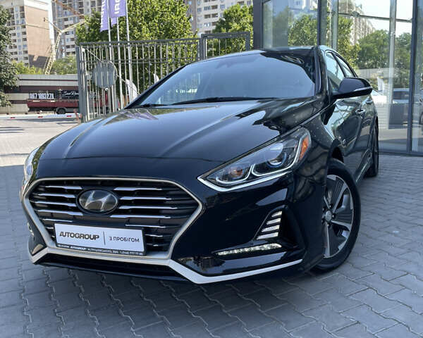 Чорний Хендай Соната, об'ємом двигуна 2 л та пробігом 98 тис. км за 19000 $, фото 3 на Automoto.ua