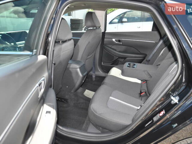 Чорний Хендай Соната, об'ємом двигуна 2.5 л та пробігом 8 тис. км за 23900 $, фото 36 на Automoto.ua