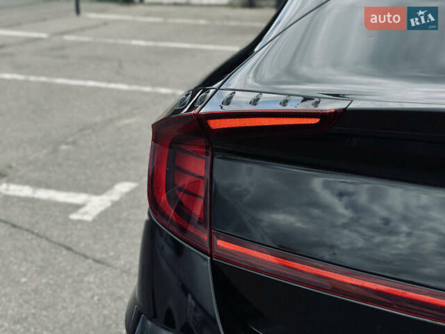 Черный Хендай Соната, объемом двигателя 2 л и пробегом 70 тыс. км за 21000 $, фото 10 на Automoto.ua