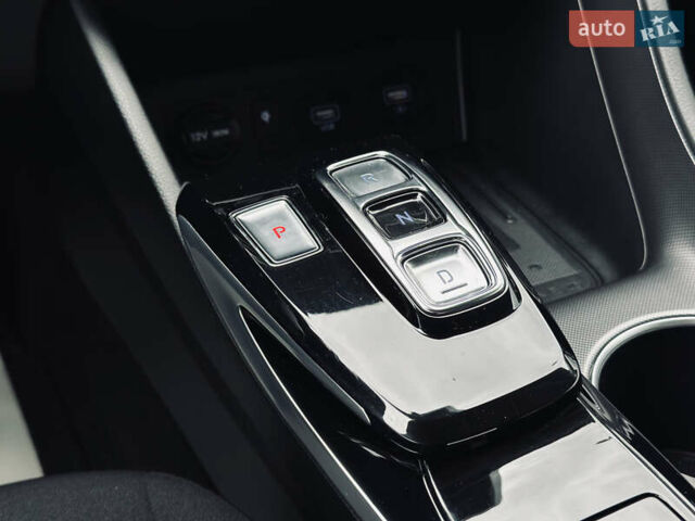 Черный Хендай Соната, объемом двигателя 2 л и пробегом 70 тыс. км за 21000 $, фото 25 на Automoto.ua