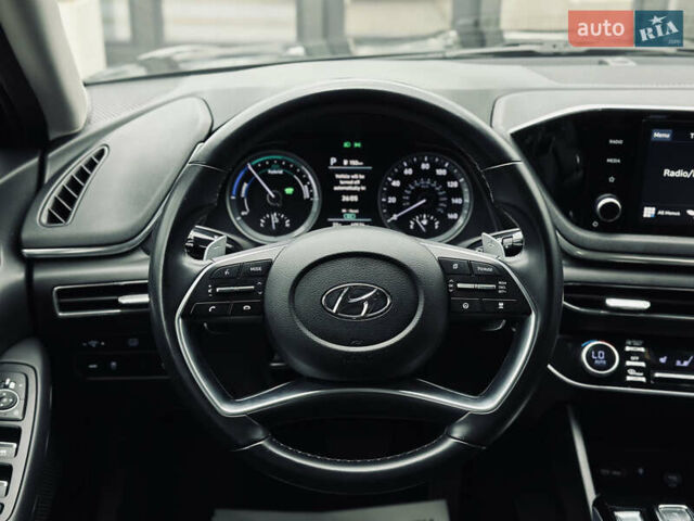 Черный Хендай Соната, объемом двигателя 2 л и пробегом 70 тыс. км за 21000 $, фото 21 на Automoto.ua