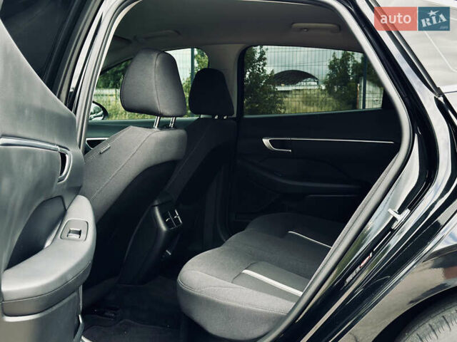 Черный Хендай Соната, объемом двигателя 2 л и пробегом 70 тыс. км за 21000 $, фото 13 на Automoto.ua