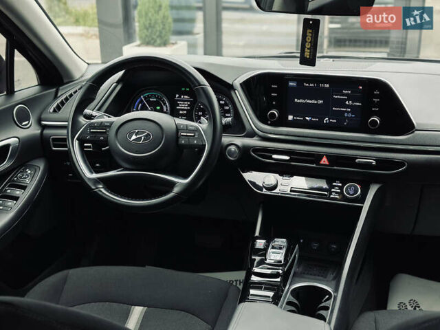 Черный Хендай Соната, объемом двигателя 2 л и пробегом 70 тыс. км за 21000 $, фото 15 на Automoto.ua