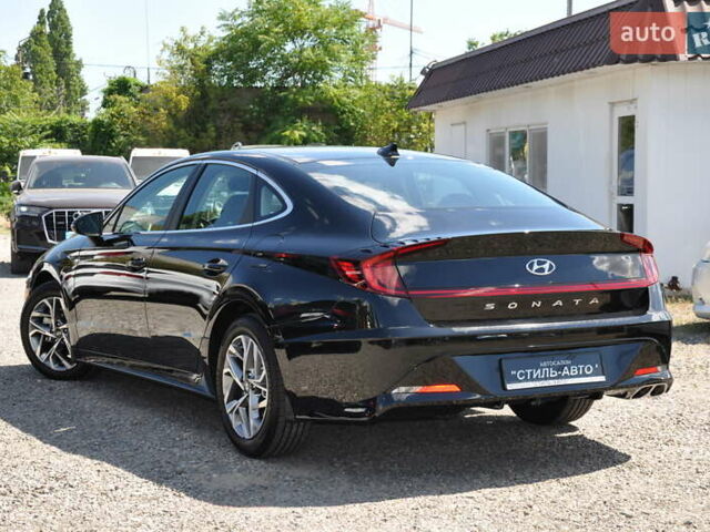 Чорний Хендай Соната, об'ємом двигуна 2.5 л та пробігом 8 тис. км за 23900 $, фото 4 на Automoto.ua