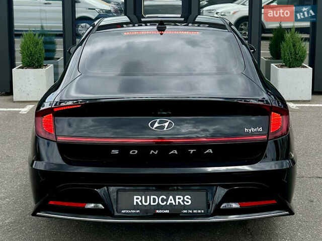 Черный Хендай Соната, объемом двигателя 2 л и пробегом 70 тыс. км за 21000 $, фото 4 на Automoto.ua