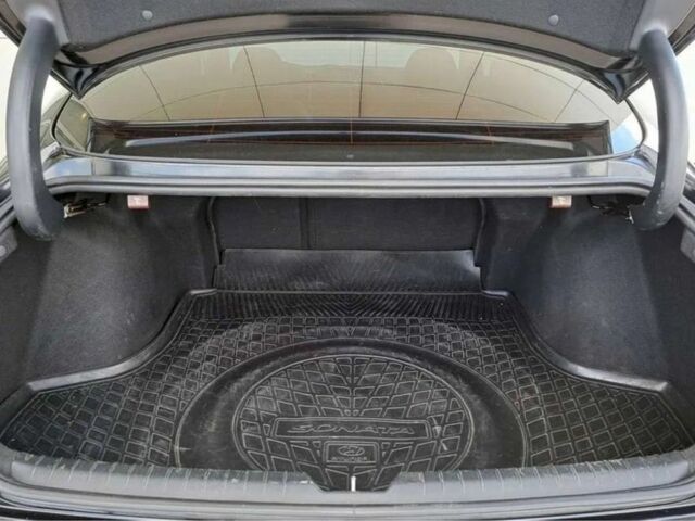 Чорний Хендай Соната, об'ємом двигуна 0 л та пробігом 46 тис. км за 12300 $, фото 14 на Automoto.ua