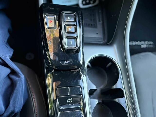 Черный Хендай Соната, объемом двигателя 2.5 л и пробегом 30 тыс. км за 11000 $, фото 7 на Automoto.ua