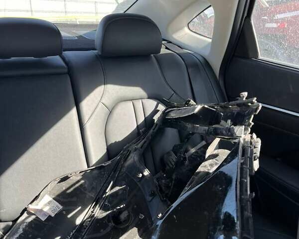 Черный Хендай Соната, объемом двигателя 2 л и пробегом 27 тыс. км за 19000 $, фото 12 на Automoto.ua