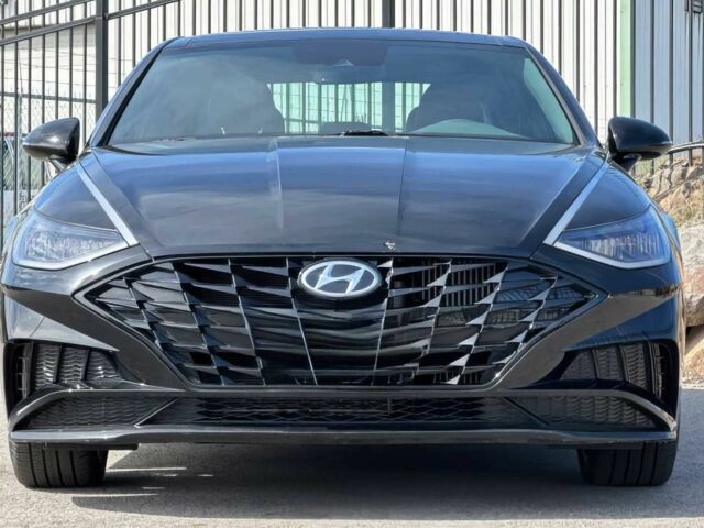 Черный Хендай Соната, объемом двигателя 1.6 л и пробегом 28 тыс. км за 5200 $, фото 1 на Automoto.ua