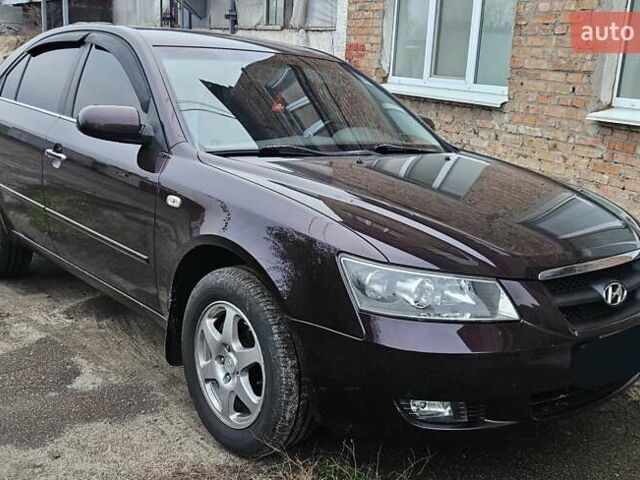 Фіолетовий Хендай Соната, об'ємом двигуна 2.4 л та пробігом 215 тис. км за 5800 $, фото 1 на Automoto.ua