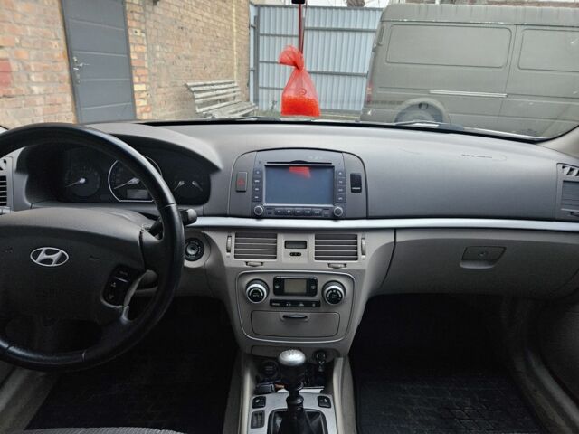 Фиолетовый Хендай Соната, объемом двигателя 2.4 л и пробегом 215 тыс. км за 5800 $, фото 6 на Automoto.ua