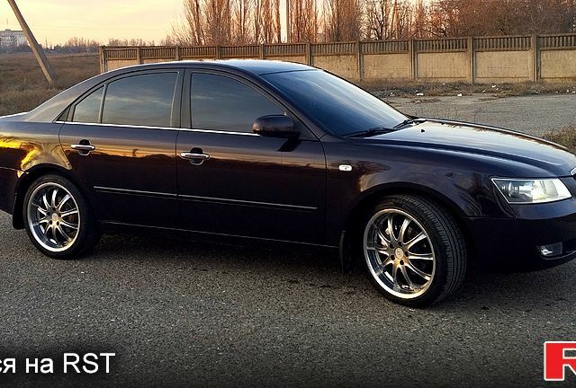 Фіолетовий Хендай Соната, об'ємом двигуна 2.4 л та пробігом 315 тис. км за 7000 $, фото 3 на Automoto.ua