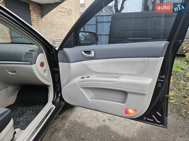 Фіолетовий Хендай Соната, об'ємом двигуна 2.4 л та пробігом 215 тис. км за 5800 $, фото 8 на Automoto.ua