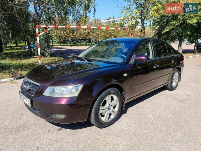 Фиолетовый Хендай Соната, объемом двигателя 2.4 л и пробегом 256 тыс. км за 4988 $, фото 3 на Automoto.ua