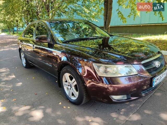 Фиолетовый Хендай Соната, объемом двигателя 2.4 л и пробегом 256 тыс. км за 4988 $, фото 1 на Automoto.ua