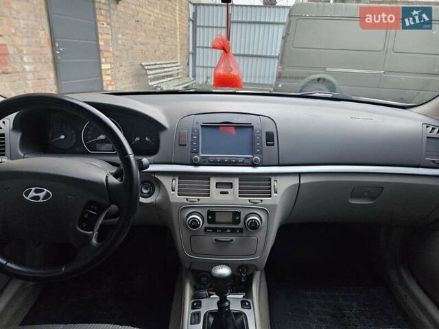 Фіолетовий Хендай Соната, об'ємом двигуна 2.4 л та пробігом 215 тис. км за 5800 $, фото 6 на Automoto.ua