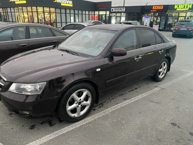 Хендай Соната 2006 у Броварах на Automoto.ua Коричневий Хендай Соната, об'ємом двигуна 2.4 л та пробігом 300 тис. км за 3600 $, фото 2 на Automoto.ua