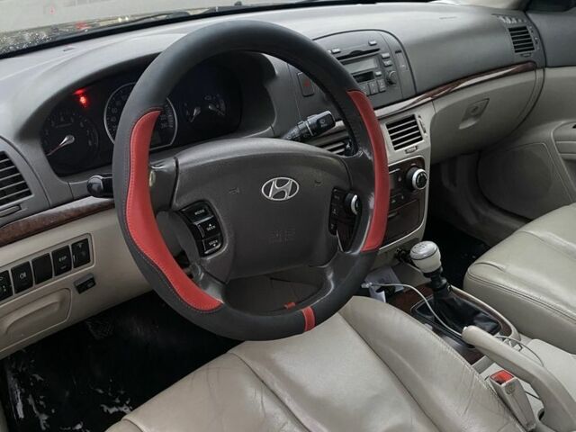 Хендай Соната 2006 у Броварах на Automoto.ua Коричневий Хендай Соната, об'ємом двигуна 2.4 л та пробігом 300 тис. км за 3600 $, фото 3 на Automoto.ua