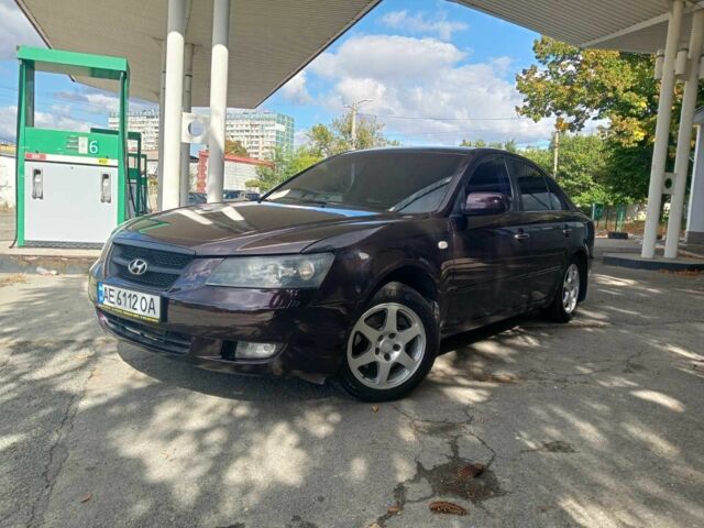 Коричневый Хендай Соната, объемом двигателя 2.4 л и пробегом 200 тыс. км за 4750 $, фото 14 на Automoto.ua