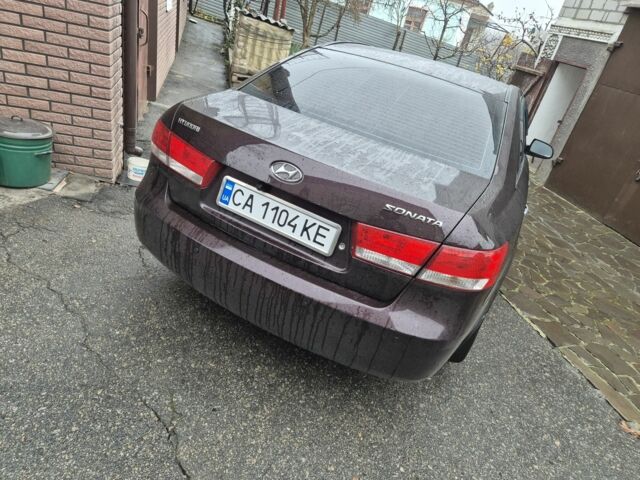 Коричневый Хендай Соната, объемом двигателя 2 л и пробегом 234 тыс. км за 4950 $, фото 5 на Automoto.ua