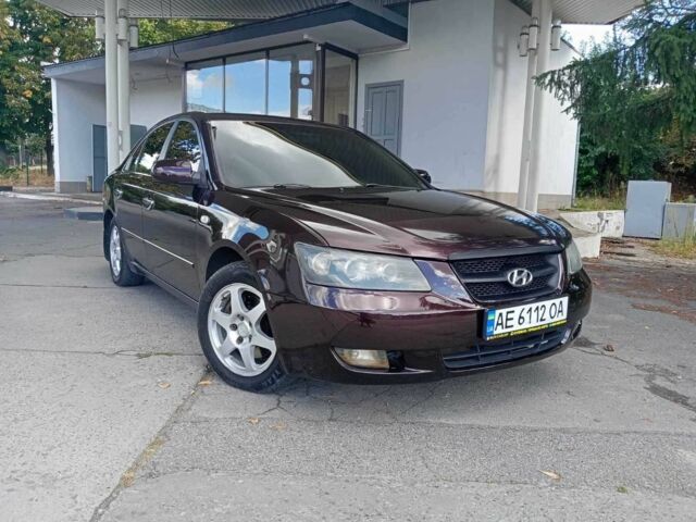 Коричневый Хендай Соната, объемом двигателя 2.4 л и пробегом 200 тыс. км за 4750 $, фото 8 на Automoto.ua