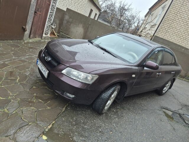 Коричневый Хендай Соната, объемом двигателя 2 л и пробегом 234 тыс. км за 4950 $, фото 7 на Automoto.ua