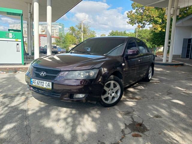 Коричневый Хендай Соната, объемом двигателя 2.4 л и пробегом 200 тыс. км за 4750 $, фото 15 на Automoto.ua