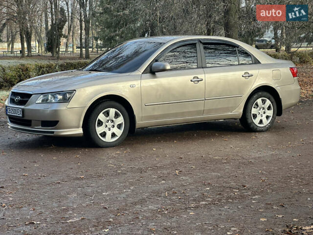 Коричневый Хендай Соната, объемом двигателя 2 л и пробегом 420 тыс. км за 5000 $, фото 2 на Automoto.ua