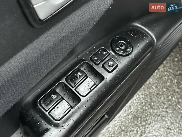 Коричневый Хендай Соната, объемом двигателя 2 л и пробегом 243 тыс. км за 5950 $, фото 21 на Automoto.ua